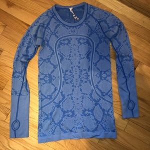 Lululemon long sleeve workout top